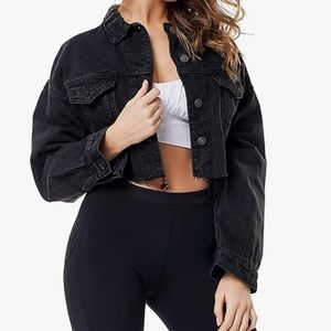 NWOT Women’s Black Distressed Cropped Denim Jacket – Small